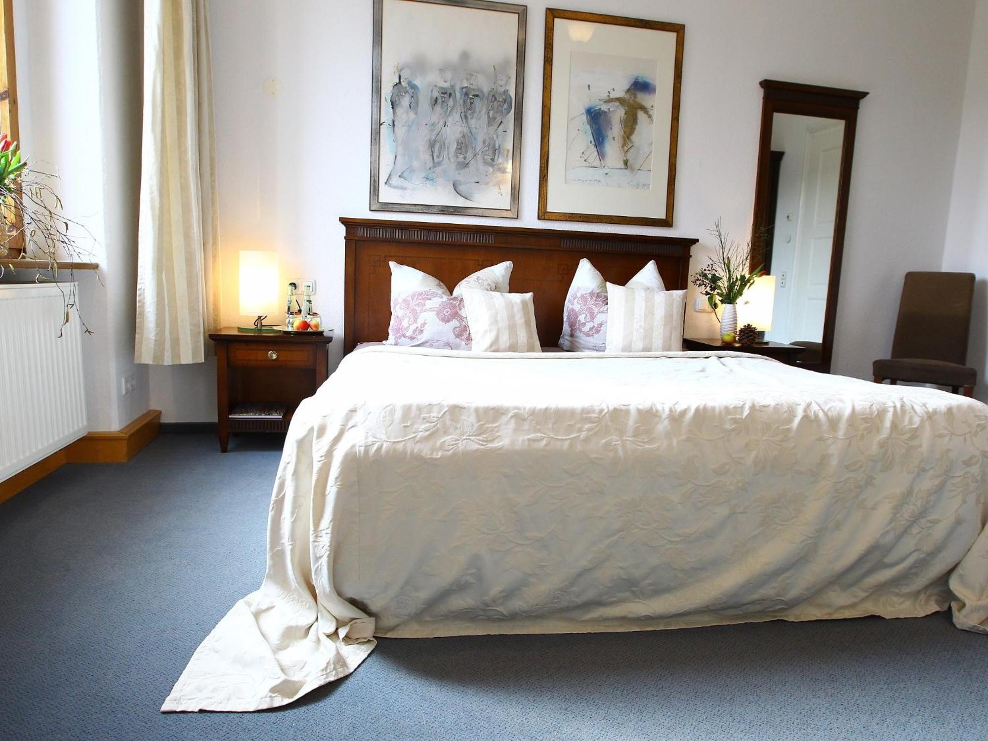 Hotel & Restaurant Schloss Weissenburg Uhlstadt-Kirchhasel Room photo