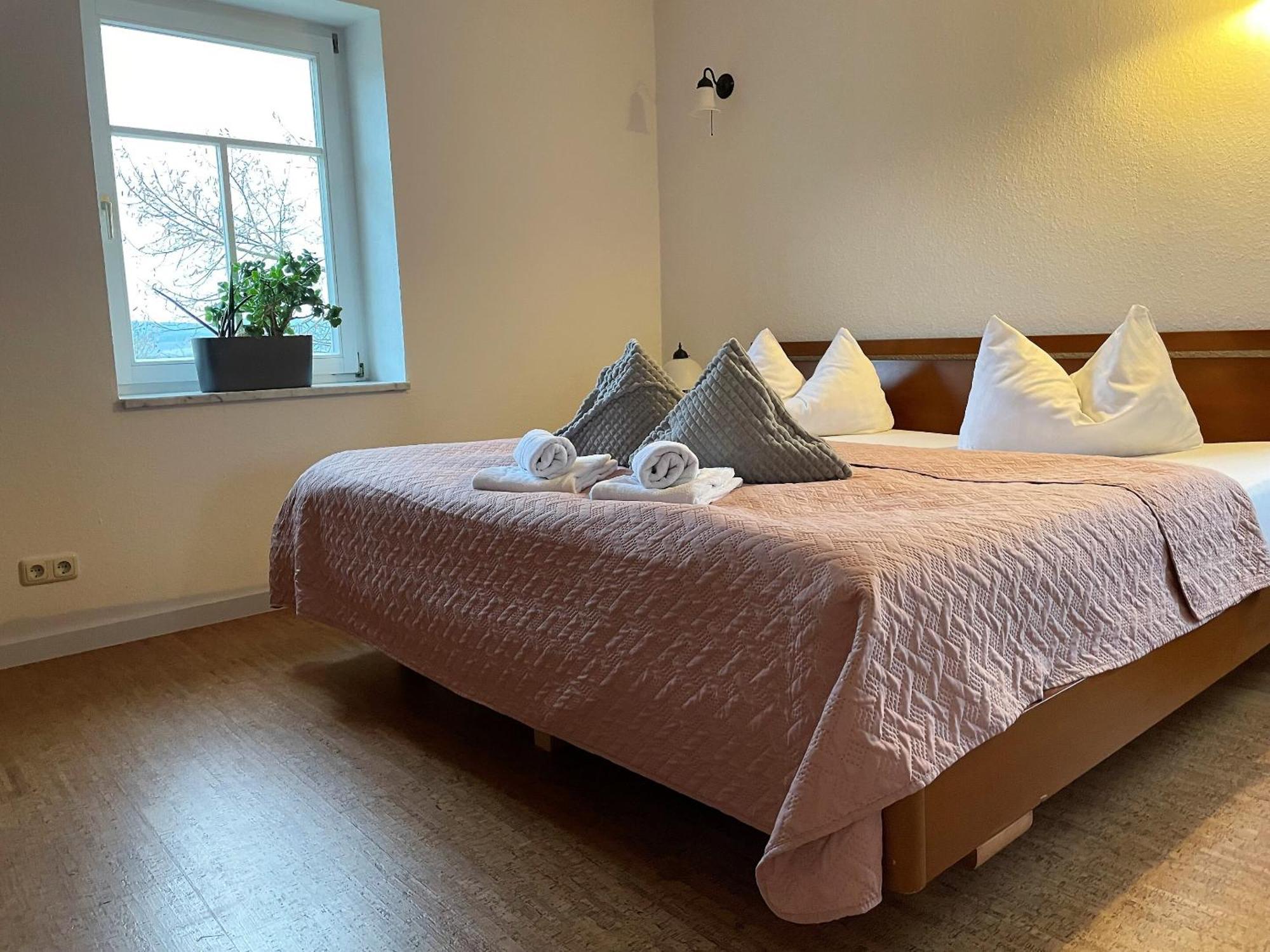 Hotel & Restaurant Schloss Weissenburg Uhlstadt-Kirchhasel Room photo